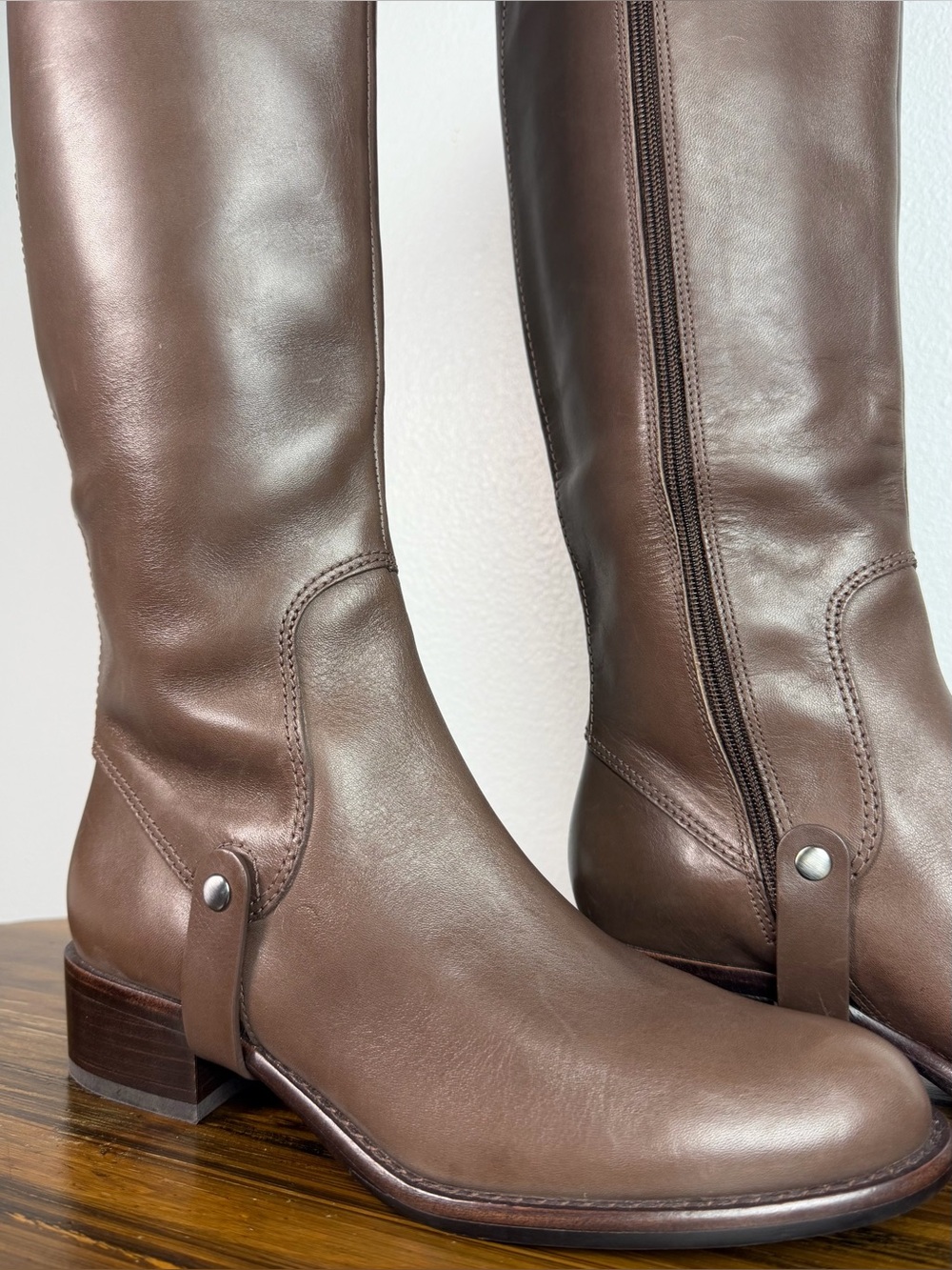 Via Spiga Women’s 7 Brown Leather Knee-High Zipper Riding Stirrup Fall Boots - Picture 4 of 11